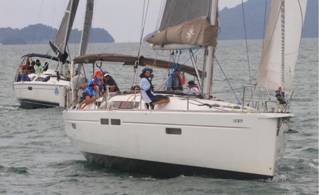 CCAADA76-EC03-4AC5-8FEA-F30D814BF531